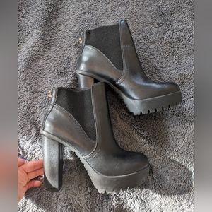 Steve Madden Platform Amandaa boot